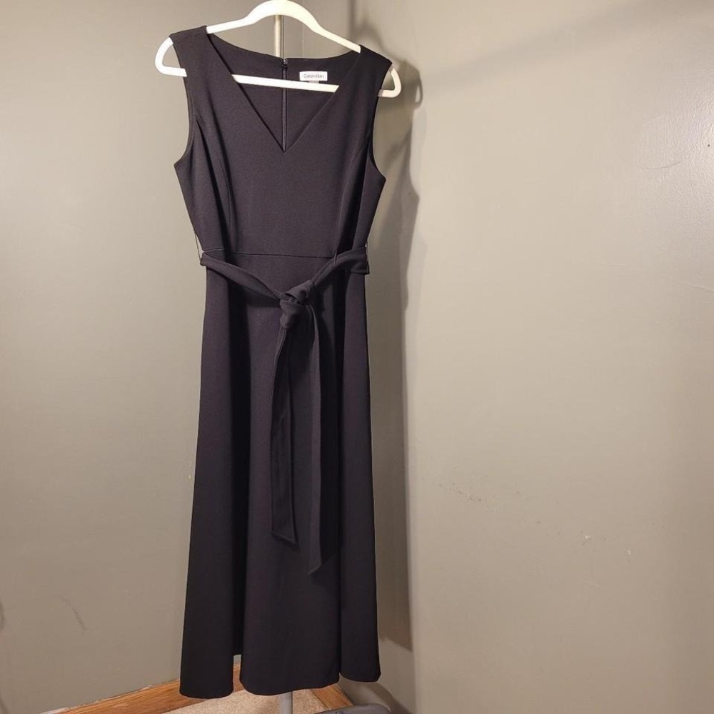 Calvin Klein V-Neck Sleeveless Belted‎ Midi Dress, Women's Size 10, Black